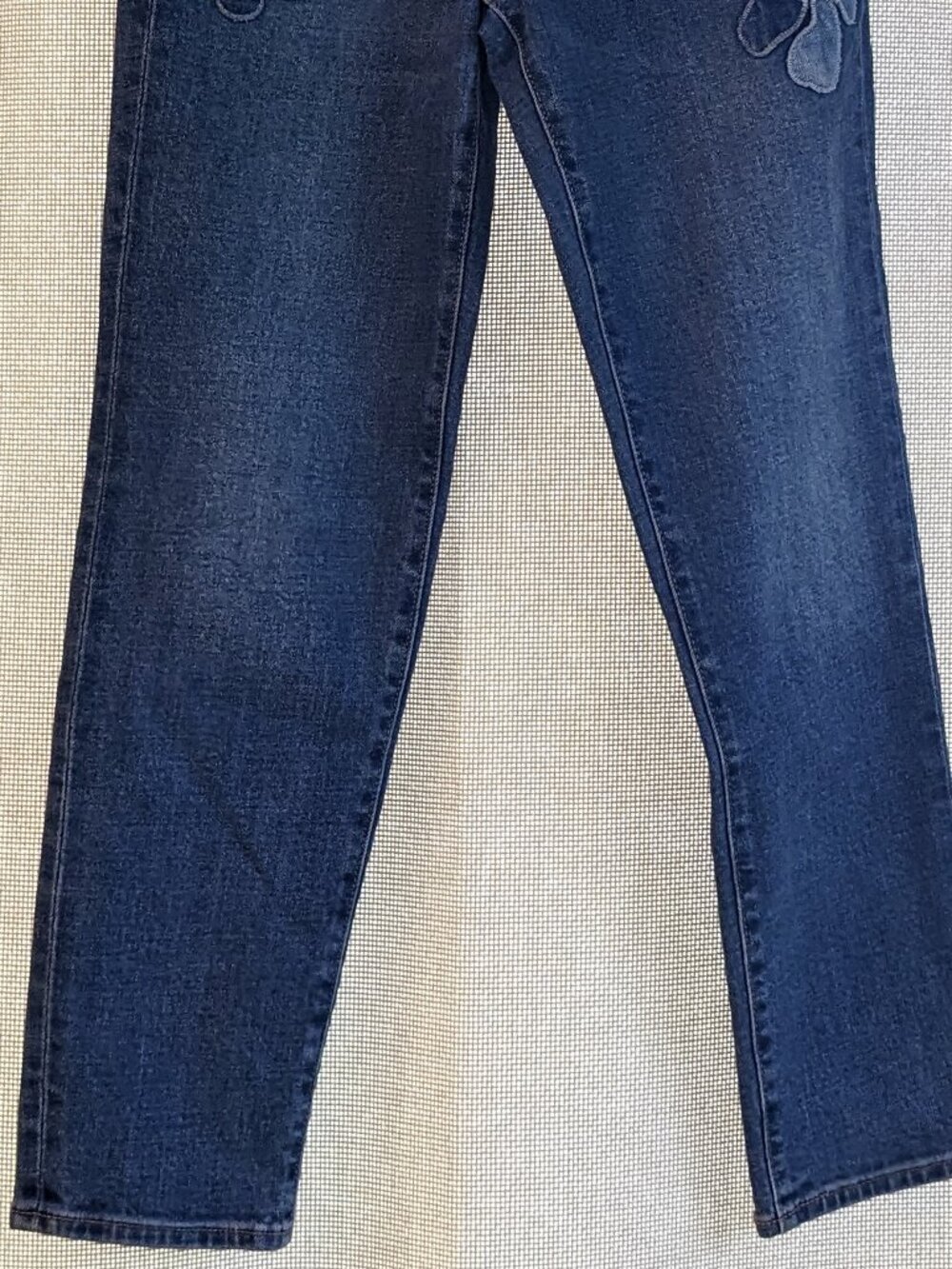 Old Navy, Medium Wash High Rise OG Straight Jean Floral Patches Jeans, Size 0 - Picture 4 of 9